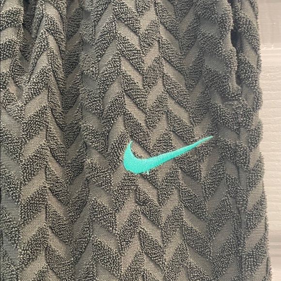 Nike Women’s  olive green  Textured Joggers chevron pattern - Picture 1 of 10